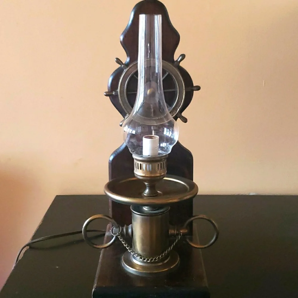 Vtg Ship's Wheel Wood & Brass Metal Electric Lamp